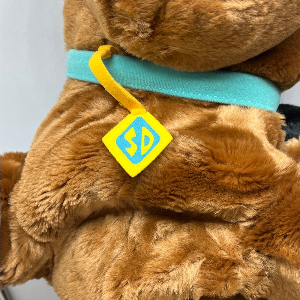 Universal Studio Exclusive Scooby-Doo Xl Plush - Picture 4 of 8
